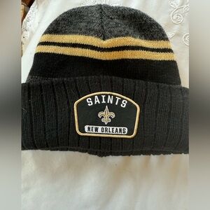 SAINTS New Orleans TEAM APPAREL cap, excellent condition, black and gold